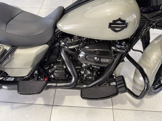 Harley-Davidson Street Glide FLHTCU 107 Electra UltraClassic APE - photo 14