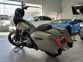 Harley-Davidson Street Glide FLHTCU 107 Electra UltraClassic APE - photo 3