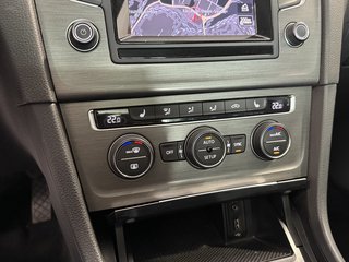 Volkswagen Golf VII Comfortline BMT Navi Tempomat Klimaauto - bilder 19