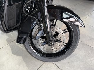 Harley-Davidson Street Glide Ultra Limited FLHTK 114ci - bilder 14