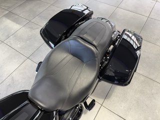Harley-Davidson FLTRX Road Glide 114 LED APE - bilder 13