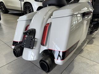Harley-Davidson CVO Street Glide 114ci FLHXSE BOOM! AudioStage2 - photo 12