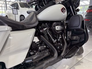 Harley-Davidson CVO Street Glide 114ci FLHXSE BOOM! AudioStage2 - photo 11