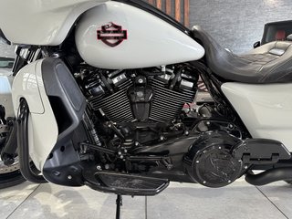 Harley-Davidson CVO Street Glide 114ci FLHXSE BOOM! AudioStage2 - photo 8