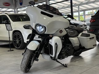 Harley-Davidson CVO Street Glide 114ci FLHXSE BOOM! AudioStage2 - bilder 1