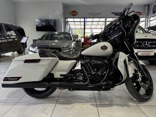 Harley-Davidson CVO Street Glide 114ci FLHXSE BOOM! AudioStage2 - photo 6