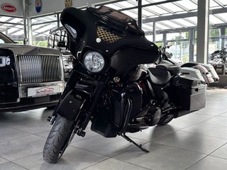 Harley-Davidson Street Glide FLHXSE CVO 117ci BOOM! Audio Stage2 - photo 1
