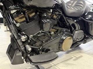 Harley-Davidson Road King FLHR 107 CVO Custom AllBlack Tempomat - bilder 9
