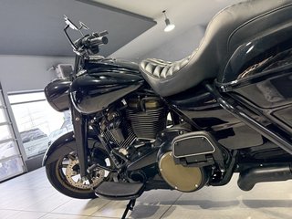 Harley-Davidson Road King FLHR 107 CVO Custom AllBlack Tempomat - bilder 8