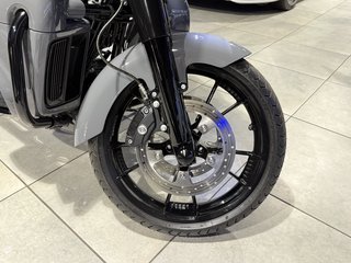 Harley-Davidson FLHTK Street Glide Ultra Limited 114 APE CVO - bilder 12
