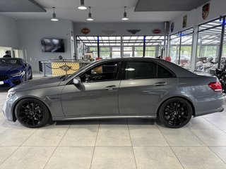 Mercedes-Benz E63 AMG Lim SpeedShift KeylessGo Pano ACC Kamera - photo 3