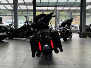Harley-Davidson Street Glide 107 FLHX - photo 4