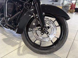 Harley-Davidson Street Glide 107 FLHX - photo 13