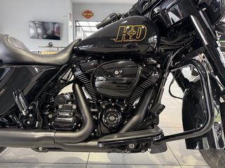 Harley-Davidson Street Glide 107 FLHX - photo 12