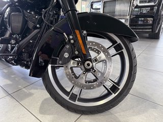 Harley-Davidson FLHXS Street Glide Special 107 LED APE Custom - photo 12