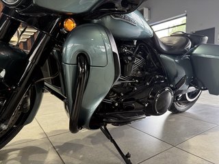 Harley-Davidson CVO Street Glide 114ci FLHXSE LED APE 19" - photo 10