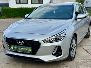 Hyundai i30 1.4 Trend *Service + Kupplungssatz NEU *Navi