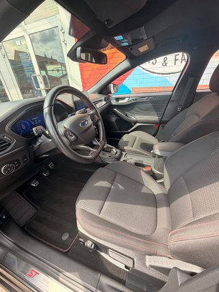 Ford Focus Turnier ST-Line X, BLIS, LED-Scheinwerfer; Key Free; elektr. Heckklappe - bilder 7