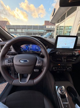 Ford Kuga Plug-In Hybrid ST-Line X, Technologie-Paket, Winter-Paket - bilder 4