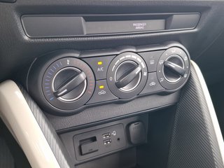 Mazda 2 Center-Line 1.5 KLIMA / LED / DAB+ / NAVI / TEMPOMAT - foto 4