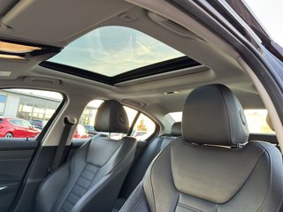 BMW 320 d xDrive Luxury Line AUTOMATIK / LEDER / AHK / SCHIEBEDACH - bilder 9