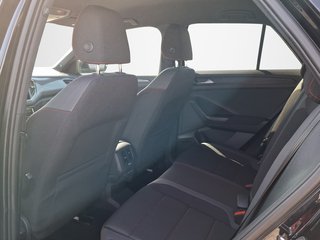 Volkswagen T-Roc 1.5 TSI Sport KLIMA / R-LINE / NAVI / ACC / KAMERA - foto 10