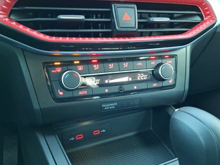 SEAT Ibiza 1.5 TSI FR Pro Black Edition DSG / NAVI / LED / BEATS / ACC - bilder 4