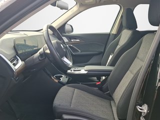 BMW X1 23 i xDrive Mild-Hybrid AUTOMATIK / AHK / NAVI / LED / SITZHEIZUNG - foto 4