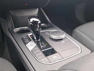 BMW 118 i Advantage AUTOMATIK / SITZHEIZUNG / NAVI / HARMAN-KARDON - bilder 4