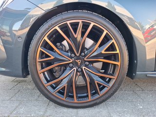 CUPRA Leon Sportstourer 2.0 TSI VZ 4Drive DSG / AHK / PANORAMA / MATRIX - foto 8
