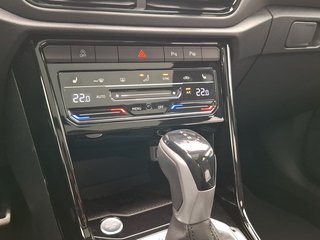 Volkswagen T-Roc R-Line 2.0 TSi 4Motion AHK / PANO / RFK / SHZ / Black Style - bilder 4