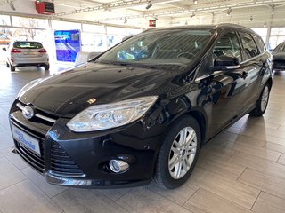 Ford Focus Turnier Titanium + Bi-Xenon + Navi + Sony