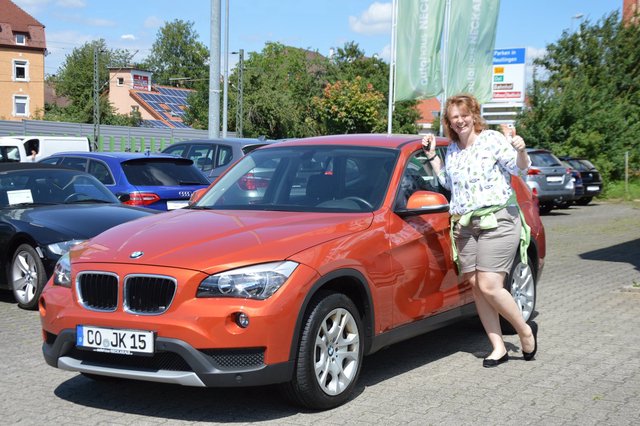 Glückliche Kunden in Autohaus NeckarAlb