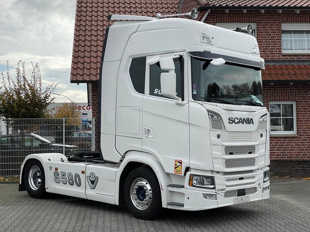 Levi-Center GmbH | Nutzfahrzeuge kaufen und verkaufen in Deutschland