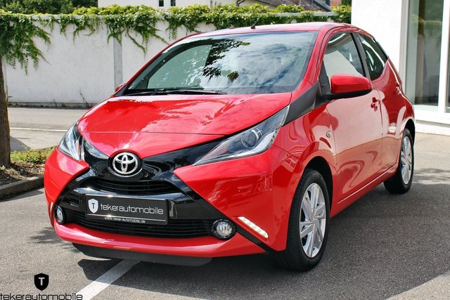 Toyota AYGO x-play touch Gebrauchtwagen Kaufen | EZ 12/2014