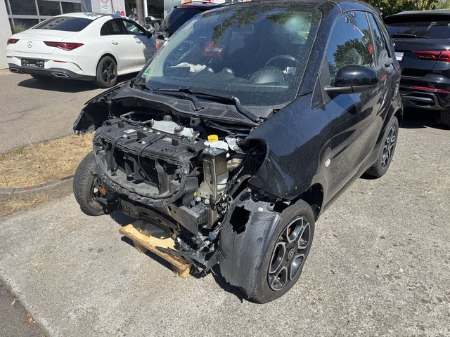 smart fortwo cabrio *Automatik*Leder*90PS*Unfall* Gebrauchtwagen Kaufen | EZ 07/2019 | Preis 2.990 €
