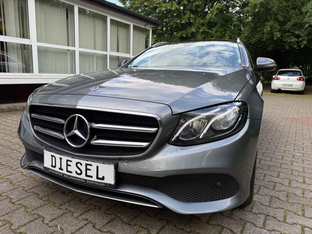 Mercedes-Benz E 300de Kamera / Panorama / Automatik Gebrauchtwagen Kaufen | EZ 01/2020 | Preis 21.999 €
