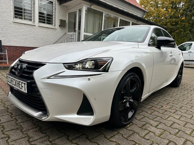 Lexus IS 300h Amazing Edition Gebrauchtwagen Kaufen | EZ 01/2019 | Preis 29.999 €