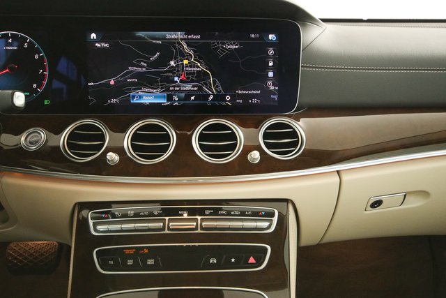 Mercedes-Benz E 450 4M Exclusive Distr Kamera Massage Burmeste - foto 10