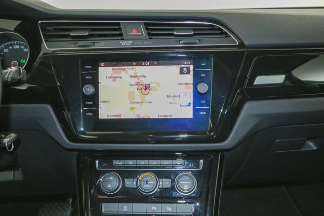 Volkswagen Touran Highline DSG Navi Kamera AHK ACC - bilder 10