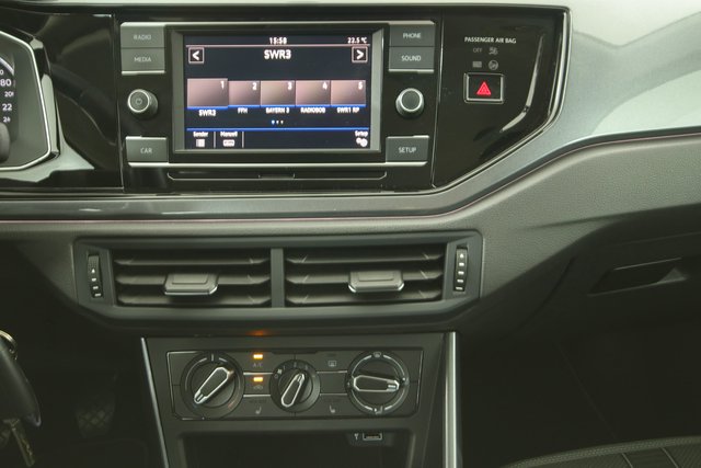 Volkswagen Polo VI Highline Sitzheizung PDC Klima - photo 10