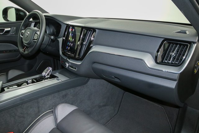 Volvo XC60 Plus Black Edition AWD Pano ACC 360K 21Zoll - bilder 8