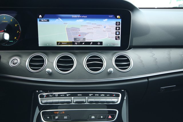 Mercedes-Benz E 450 4Matic T Pano Leder Kamera Luftfederung - photo 10