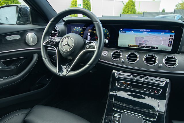 Mercedes-Benz E 450 4Matic T Pano Leder Kamera Luftfederung - photo 9