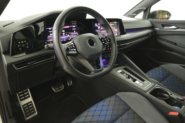 Volkswagen Golf VIII R 4Motion Kamera ACC Matrix-LED - foto 7