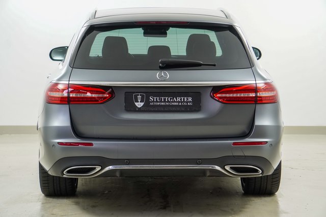 Mercedes-Benz E 450 4M AMG Line Pano 360 Kamera Leder Keyless - bilder 5