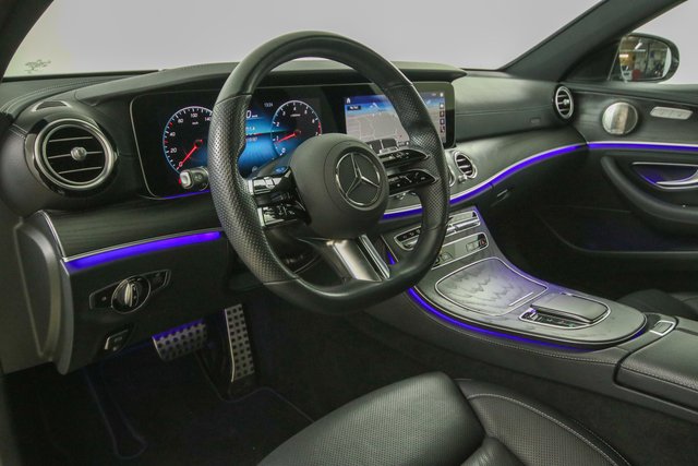 Mercedes-Benz E 450 4M AMG Line Pano 360 Kamera Leder Keyless - bilder 7