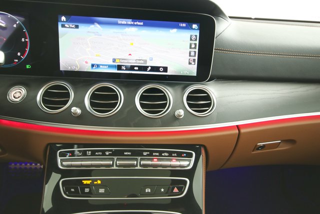 Mercedes-Benz E 400 d 4M AMG Line Pano Leder 360 Kamera Night - foto 10