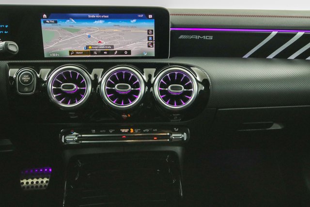 Mercedes-Benz CLA 45 S AMG 4Matic 360 Kamera Distronic Ambient - bilder 10
