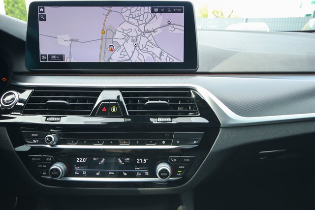 BMW 520 d M Sport Leder Navi 360 Kamera Pano - foto 10